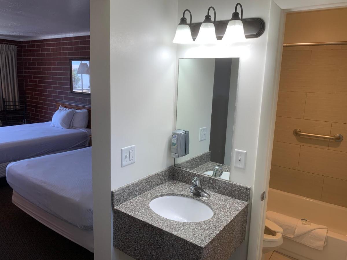 Oquirrh Mountain Inn 툴레 외부 사진